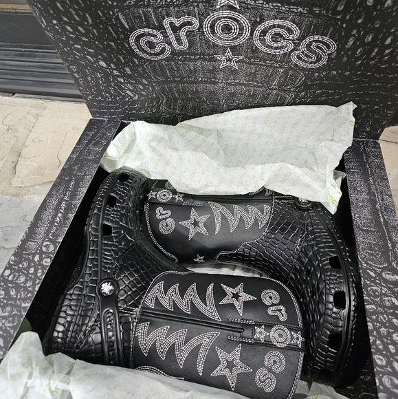 New Crocs Classic Cowboy Boot Limited Edition - Picture 1 of 7